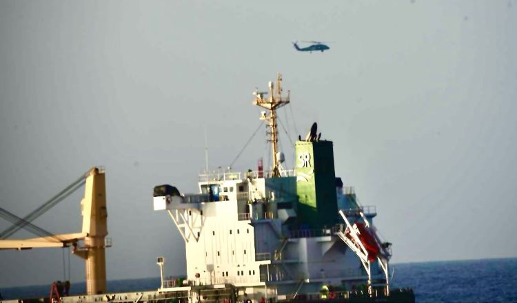 দুর্ভোগের মুখে জিম্মি নাবিকরা 